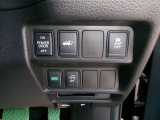パワーバックドアスイッチです。運転席からも開閉出来ます。