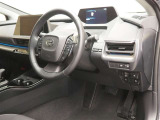 運転席の様子です。見通しの良いすっきりとした内装で運転しやすい空間となっております!