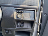 駐車の際などに便利な電動格納ミラー装備!