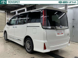 「中古車ハイブリッド保証」付き。ハイブリッド機構を無償で保証します。保証期間は、初度登録年月から10年目まで、またはロングラン保証が終わってから3年間。ただし累計走行距離が20万km以内です。