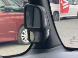 ●仕入れ段階で徹底したチェックを行い、厳しい審査にパスした車だけを展示・販売しています。弊社ではこれをプロチェックと呼び、数十の独自チェック項目に基づき、車の状態を調べ上げています。