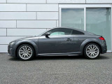 車両の4隅にタイヤを配置し安定感のあるデザインです。