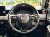 インテリアに合わせたデザインのステアリングは、運転される方のことも考え、運転しやすい形状、大きさです。是非一度、実際に触ってお確かめください。