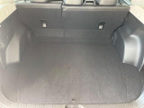 積み下ろしのしやすいデッキにはたっぷりと荷物を積み込んでいただけます。遊びから仕事まで、様々なシーンで頼れます♪