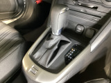 全てのトランスミッションのメリットを兼ね備えた理想的なAT、それがSKYACTIV-DRIVE(スカイアクティブドライブ)です。「滑らかな変速」「ダイレクト感あふれるシフトフィール」そして「低燃費」です!
