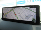 マツダコネクトの10.25インチワイドセンターディスプレイです。『Android Auto』『Apple CarPlay』や独自のコネクテッドサービスに対応したインターフェイスシステムです。