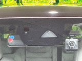 【i-ACTIVESENSE】走行中に前方の車両等を認識し、衝突しそうな時は警報とブレーキで衝突回避と被害軽減をアシスト。より安全にドライブをお楽しみいただけます。