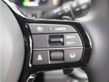 ◆アダプティブクルーズコントロール◆予め設定した車速内でクルマが自動的に加減速。前走車との適切な車間距離を維持しながら追従走行します。【LKAS】車線維持支援システムでステアリング操作を支援。