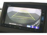 バックカメラが装備されており、後方の安全確認はもちろんのこと狭い場所での駐車や雨の日・夜間など視界の悪いコンディションでのストレスの軽減にもなります!