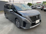 弊社の新車店舗にてサンプルカーとして使用していた車です。