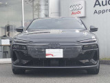 【ブラックStyle】シングルフレームグリルはAudiの象徴的なデザイン要素であり、一目でAudiとわかるスタイル、大きくて迫力のある形状が車のスポーティな印象を強調しており、魅力的なデザインとなっています。
