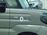 【頻繁に確認する項目】 車速度を確認する際にメーターを注視しよそ見をしてしまいますが、フロントガラスにメーターが投影されているのでよそ見の防止につながります。