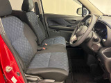 ゆったりと座れる運転席シートですのでストレスなく運転が出来ますよ!
