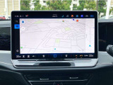 15インチディスプレイによるスマートフォン用アプリ[Apple CarPlay][Android Auto]対応の純正ナビインフォテイメントシステム「Discover Pro Max」を装備、ラジオの