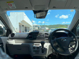 禁煙車なのでタバコの臭いなど気になる臭いもありません。もちろん内装は綺麗にクリーニング済みです♪