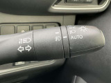 トンネル進入時や暗くなれば自動点灯するオートライトです。