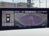 狭い場所での駐車やすれ違いなどでより的確な運転操作に役立つ360&deg;ビューモニターが装備されています。