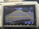 バック駐車が苦手な方や、初めてのお車で不安な方でも後方をナビ画面に映してくれるので、ラクラク停められます。
