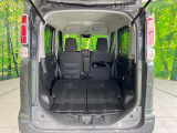 普段のお買い物や通勤、送迎等に十分な荷室スペースを確保しております。セカンドシートを倒すと、大きな荷物の積載も可能です♪