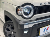 【LEDヘッドライト】悪天候や夜間走行時も良好な視界を確保し安心して運転できる高輝度LEDヘッドライトを装備!点灯速度が早く、消費電力も抑えられています。