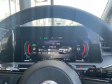 カラーディスプレイには運転をサポートするさまざまな情報を表示します☆