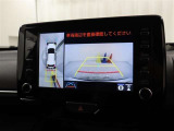 安心のバックモニター、全周囲カメラ付き♪シフトレバーを【R】に入れると自動的に起動します!バックする時にどこまで下がれるか確認するのに大変助かります♪