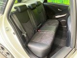 コンパクトカーですが、セカンドシートは十分な広さがあり快適にお乗りいただけます♪シートを倒して大きな荷物を積んだりと、用途の幅が広い1台です。