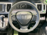 【ステアリングスイッチ】運転中、前方から目線をそらすことなく、オーディオ等の操作が可能な便利機能!安心&快適なドライブを演出してくれます♪