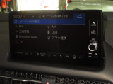 ナビゲーションはホンダコネクトディスプレイを装着しております。AM、FM、Bluetooth、フルセグTVがご使用いただけます。初めて訪れた場所でも道に迷わず安心ですね!
