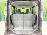普段のお買い物や通勤、送迎等に十分な荷室スペースを確保しております。セカンドシートを倒すと、大きな荷物の積載も可能です♪
