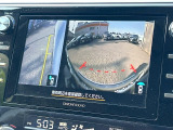 【フロント&サイド&バックカメラ】ドライバーから見にくい死角部分を映像で確認できるカメラを各所に装着。見通しがきかない場所や住宅密集地などを運転することが多い人におすすめの安心装備です。