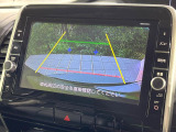 【バックカメラ】駐車時に後方がリアルタイム映像で確認できます。大型商業施設や立体駐車場での駐車時や、夜間のバック時に大活躍!運転スキルに関わらず、今や必須となった装備のひとつです!