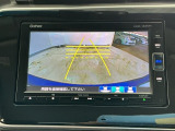 【バックカメラ】運転が苦手な方も車庫入れラクラクです!ギアをリバースに入れれば自動的に切り換わりますので、面倒な操作は不要です♪狭い駐車場もお車を傷つけず安心ですね!