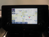 ディスプレイオーディオ 8インチディスプレイ、AM/FMチューナー(ワイドFM対応)、 BluetoothR対応(ハンズフリー/オーディオ)、USB入力(動画・音楽再生/給電)