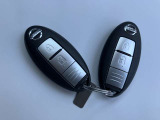 インテリジェントキー 鍵をかばんやポケットに入れたままで、ドアロックの開閉・エンジンの始動が可能です。