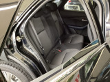 シート表皮は専用のクリーナーできれいにクリーニングしていて清潔です。