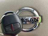 【キーレス】少し離れた場所からでもボタン一つでドアの開錠・施錠ができるのでとっても便利!ドアの鍵穴周りに傷をつけることもありません♪