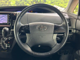 【純正革巻きステアリング】上質な革を使用することで、手にしっかり馴染みとても運転しやすいハンドルです♪