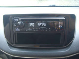 CD一体型のFM/AM電子チューナーが装着されています。