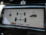 高い走破性が魅力のランドローバー。それを実現する【テレインレスポンス】には「オンロード」「草/砂利/雪」「泥/轍」「砂地」のモードを搭載!地形や天候に左右されない足元の確かさを実感ください。