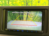 【バックカメラ】駐車時に後方がリアルタイム映像で確認できます。大型商業施設や立体駐車場での駐車時や、夜間のバック時に大活躍!運転スキルに関わらず、今や必須となった装備のひとつです!