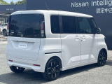 サイドのシルエットからも想像できるようにながらも軽自動車ながらも広いキャビンと十分な荷室を確保してあります。