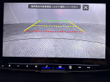 【バックモニター】後ろのカメラの映像をモニターに映し出すことができます!後方の見えない死角や、障害物との距離感をしっかり確認することができます!駐車が苦手な方におすすめです。