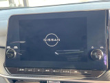 【メーカー純正ナビ】インテリアに溶け込むスタイリッシュな「専用設計」メーカーナビを装備♪視認性や操作性など基本性能にも優れ、より上質なカーライフをお楽しみいただけます。