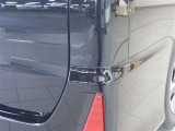 《インテリジェンスクリアランスソナー》駐車時など、低速走行時における衝突を緩和(ブレーキとアクセルを踏み間違えても、自動(被害軽減)ブレーキをかける装置です。