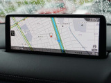 マツダコネクトの10.25インチワイドセンターディスプレイです。『Android Auto』『Apple CarPlay』や独自のコネクテッドサービスに対応したインターフェイスシステムです。