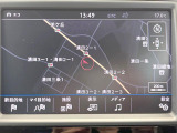 ●純正ナビ:一体感のあるナビは、高級感ある車内を演出してくれます。Bluetooth再生などオーディオ機能も充実しておりますので、運転もより楽しめます♪