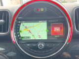 ●MINI純正ナビ:一体感のあるナビは、高級感ある車内を演出してくれます。Bluetooth再生などオーディオ機能も充実しておりますので、運転もより楽しめます♪