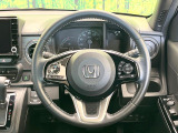 【純正革巻きステアリング】上質な革を使用することで、手にしっかり馴染みとても運転しやすいハンドルです♪
