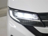 ハイビームで走行中、対向車を検知し操作することなく部分的に遮光する、ADB(アダプティブドライビングビーム)を装備。対向車に眩しい思いをさせることなく、ハイビームの視認性を確保します。